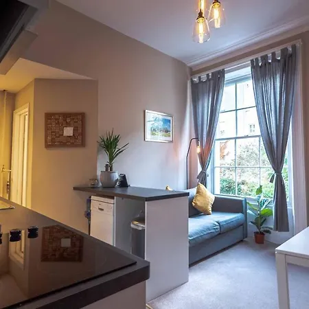 Great 1 Bed Walking Distance To Whiteladies Road 公寓